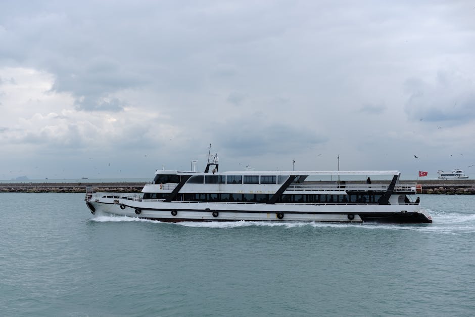 Kıbrıs’a feribotla seyahat eden gezgin