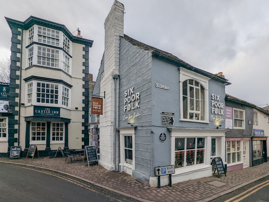 Köy konaklama iç mekanı, rustik odalar ve sıcak atmosfer