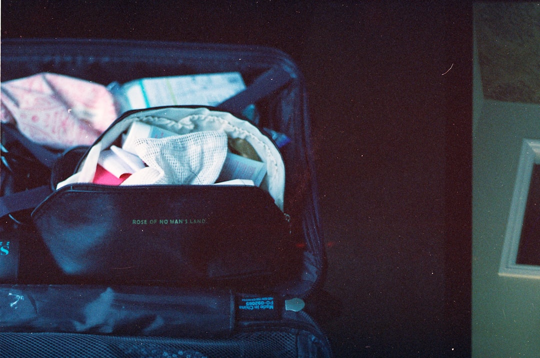 Seyahat için paketleme kontrol listesi görseli