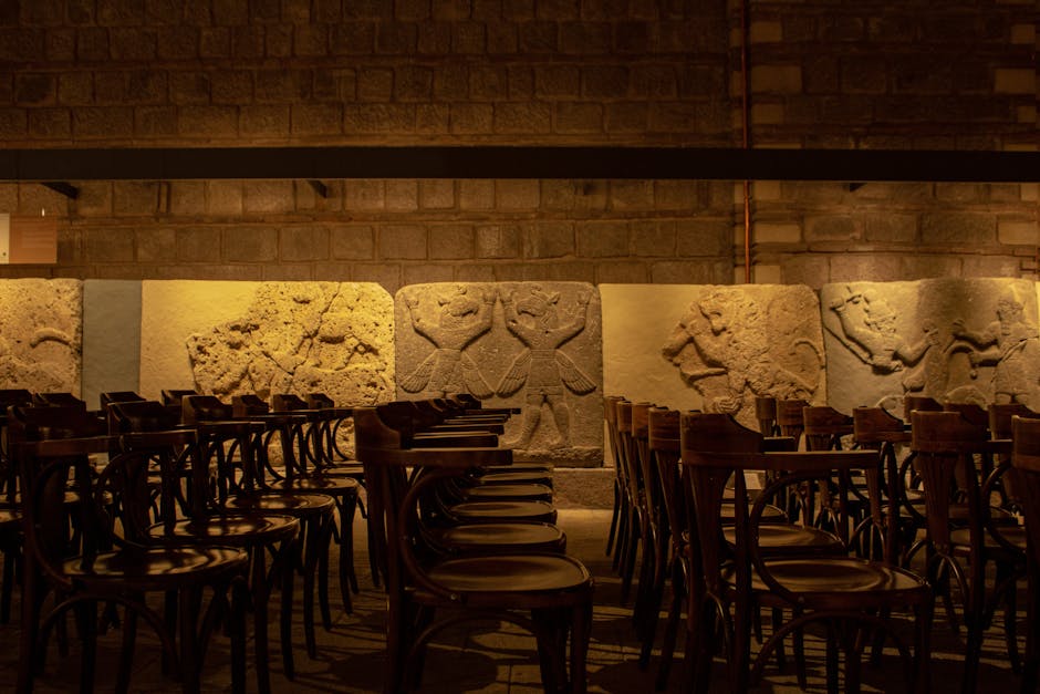 Anadolu bölgesindeki küçük bir müze iç mekanı