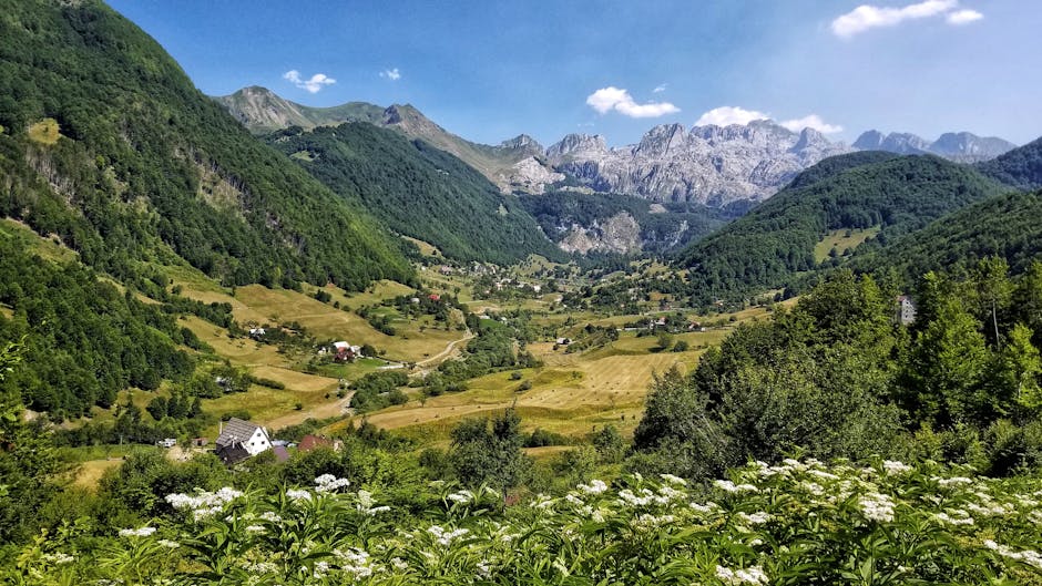 Balkan köy konaklaması ve doğal manzara