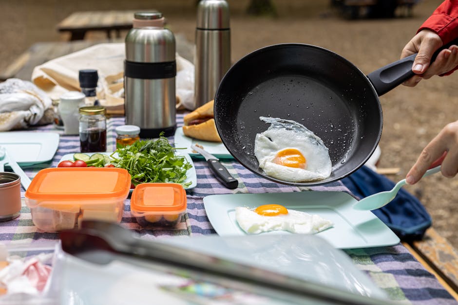 Bütçe dostu kamp mutfak kurulumu ve basit yemek hazırlığı
