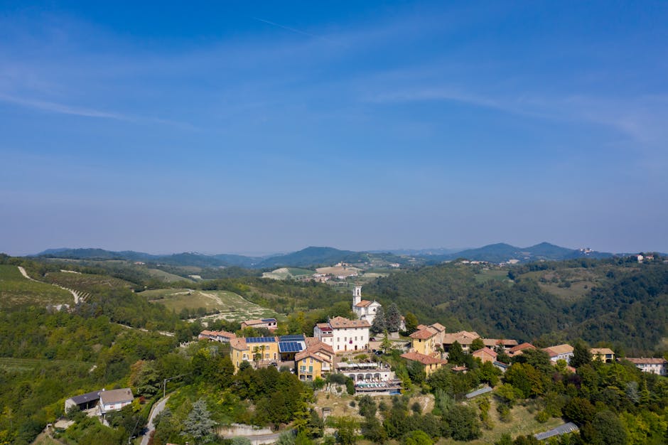 Köy kampı ortamında dinlenirken manzara