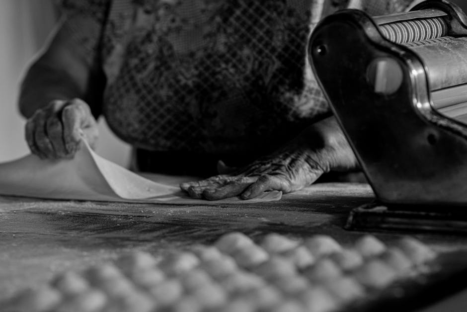 Sanat ve mutfak atölyesi katılımcılarının bir arada çalıştığı masa