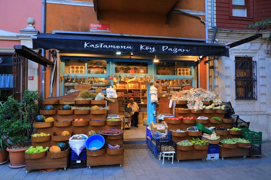 İstanbul'daki canlı bir pazarın sokak fotoğrafçılığı anı