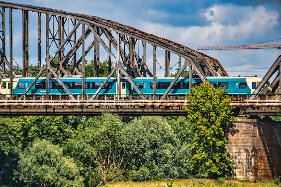 Aileyle Avrupa'da sınır geçişi yapan tren yolculuğu manzarası.