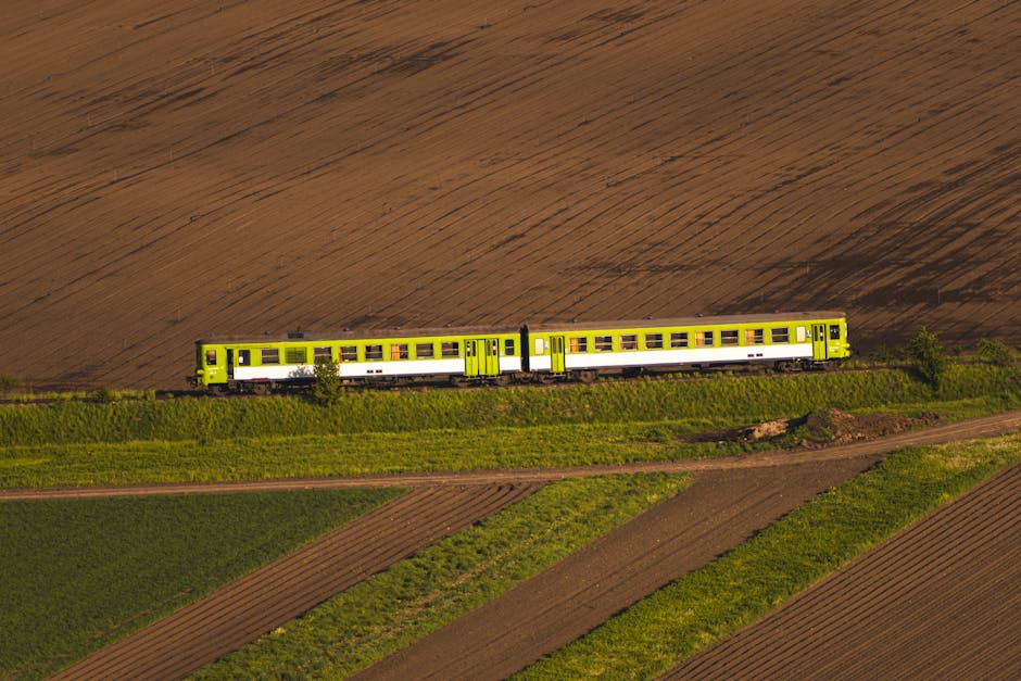 Avrupa demiryolu manzarasında tren yolculuğu