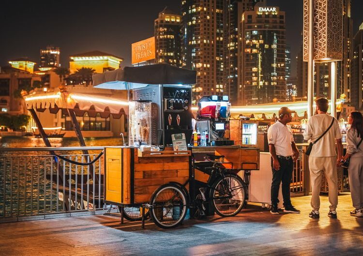 Dubai Bütçe Deneyimi: Ücretsiz Aktiviteler ve Sokak Lezzetleri