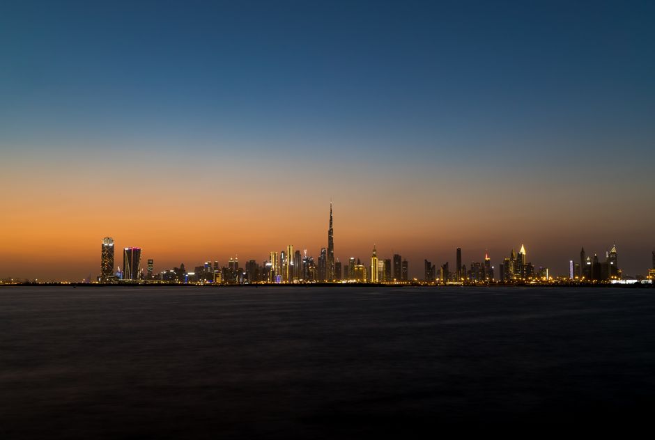 Dubai gece manzarası, son durağa doğru heyecanlı bir hava
