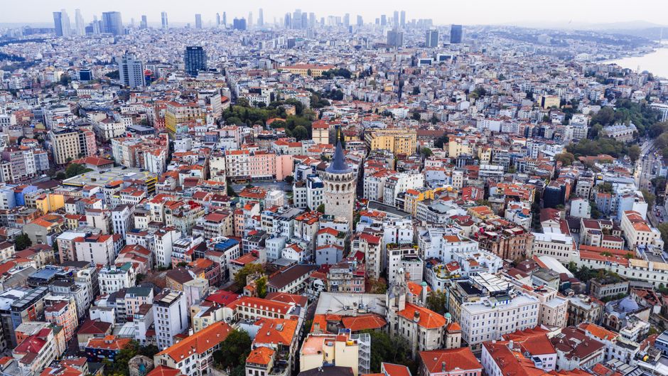 Istanbul'da bütçe dostu gezi planlama sahnesi