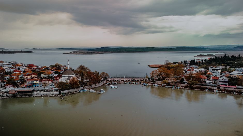 İznik yakınlarında köy konaklamasında konaklayan çift