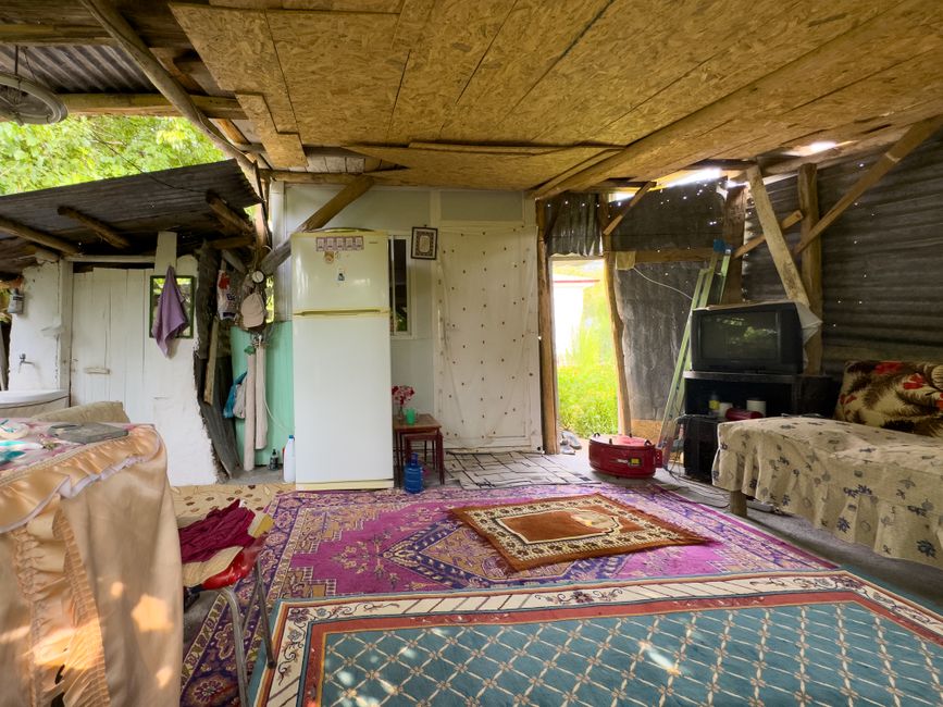 Köy konaklamasında sade iç mekan görüntüsü