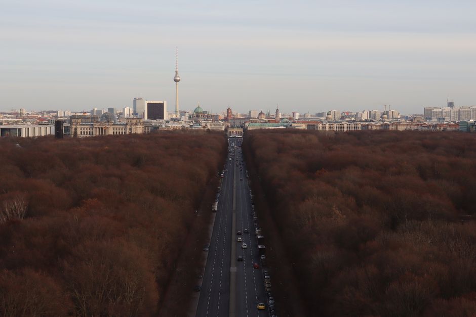 Berlin'de bütçe dostu şehir içi ulaşım ve planlama görseli